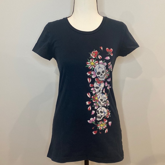 Ed Hardy Tops - Ed Hardy flowers and skulls tee Y2K vintage Christian Audigier fitted